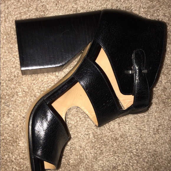 🔥💥Maison Martin Margiela Shoes 🔥 Special Edition - Picture 3 of 5